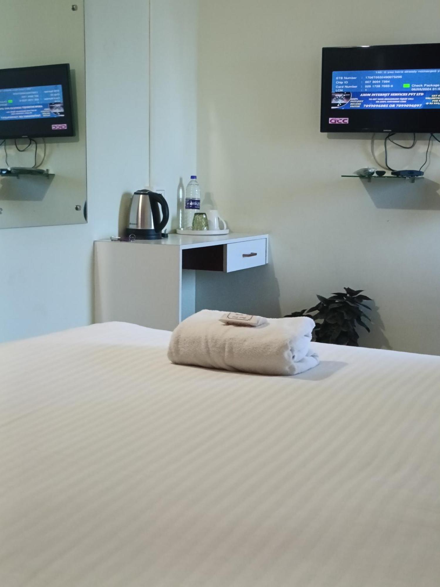 Hotel Bhargav Guwahati Luaran gambar
